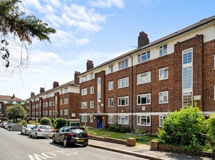2 bedroom flat for rent in Bulwer Court Road, Leytonstone, E11