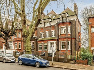 2 bedroom flat for rent in Fitzjohns Avenue, London, NW3