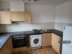 2 bedroom flat for rent in Main Street, Cambuslang, Glasgow, G72