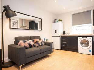 2 bedroom flat for rent in Norville Terrace, Leeds, LS6