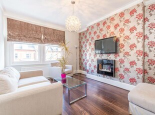 2 bedroom flat for rent in Randolph Avenue, Maida Vale, London, W9