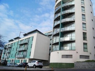 2 bedroom flat for rent in The Circle, 76 Henry Street, L1