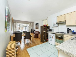 2 bedroom flat for rent in Townmead Road, Fulham, London, SW6