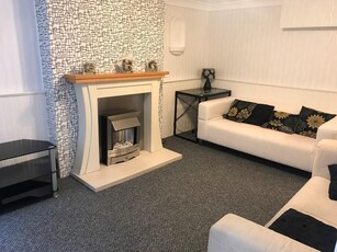 2 bedroom flat for rent in Victoria Road North,Portsmouth,PO5