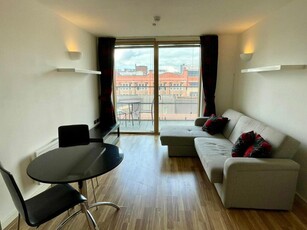 2 bedroom flat for rent in West Point, Wellington Street, Leeds, LS1