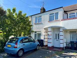 2 bedroom ground floor flat for rent in Centrecourt Road, Worthing, BN14