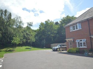 2 bedroom semi-detached house for rent in Woodland Drive, Sowton, Exeter, EX2