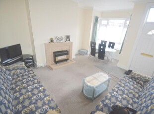 2 bedroom terraced house for rent in Beechwood Crescent, Leeds, West Yorkshire, LS4