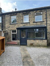 2 bedroom terraced house for rent in New Road, Huddersfield, HD5