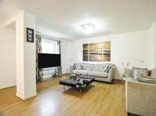 3 bedroom apartment for rent in Friern Park, North Finchley, N12
