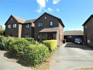 3 bedroom detached house for rent in Cambrian Bar, Low Moor, Bradford, West Yorkshire, BD12