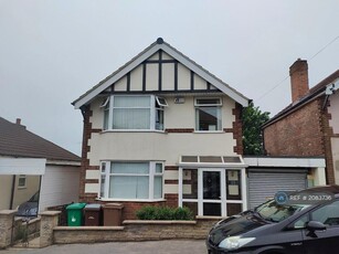 3 bedroom detached house for rent in Catterley Hill Road, Nottingham, NG3