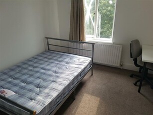 3 bedroom flat for rent in *£100pppw* Noel Street, NG7 6AW, NG7