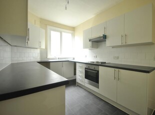 3 bedroom flat for rent in Chinbrook Road Grove Park SE12