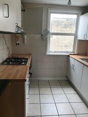 3 bedroom flat for rent in Homerton High Street, London, E9