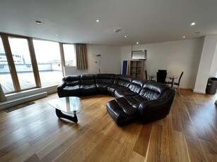 3 bedroom flat for rent in Wharf Approach, Leeds, West Yorkshire, UK, LS1
