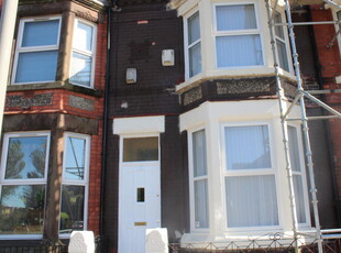 3 bedroom house for rent in Boaler Street L6