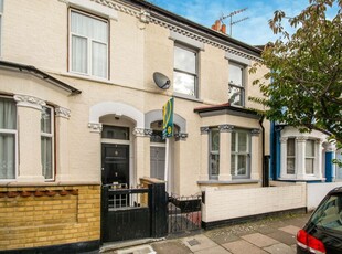 3 bedroom house for rent in Khyber Road, Battersea, London, SW11