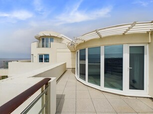 3 bedroom penthouse for rent in Penthouse, Burbo Point, Hall Road West, Blundellsands, Liverpool, L23