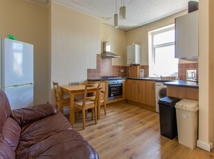 3 bedroom private hall for rent in Northcote Street, Roath, CF24