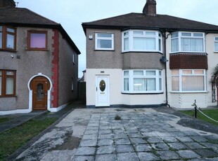 3 bedroom semi-detached house for rent in Princes Road, Dartford, Kent, DA1