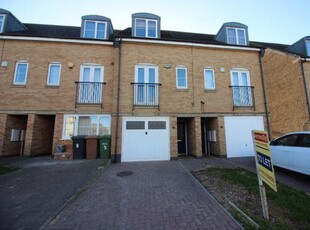 3 bedroom terraced house for rent in Beaumont Way, Hampton Hargate, Peterborough, PE7
