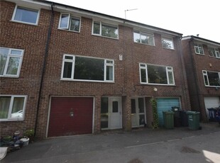 3 bedroom town house for rent in Brackenwood Close, Leeds, West Yorkshire, LS8