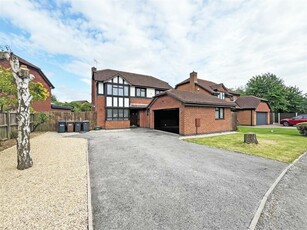 4 bedroom detached house for rent in Crosslands Meadow, Colwick, Nottingham, NG4