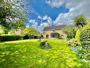 4 bedroom detached house for sale in Beeches End, Boston Spa, Wetherby, LS23 6HL, LS23