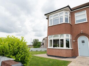 4 bedroom end of terrace house for sale in Fouracre Road, Downend, Bristol, BS16 6PH, BS16