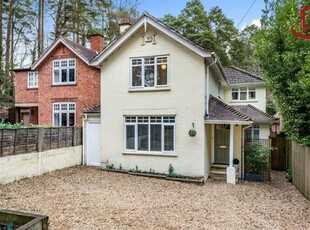 4 Bedroom House Crowthorne Wokingham