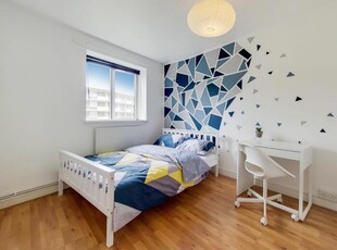 4 bedroom maisonette for rent in Rainham House, Bayham Place, NW1