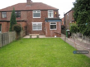 4 bedroom semi-detached house for rent in Fairholme Road, Manchester, M20
