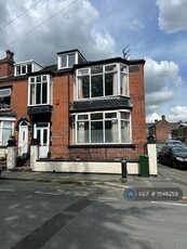 4 bedroom terraced house for rent in Park Road, Stoke On Trent, ST6
