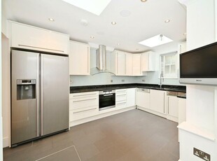 4 bedroom town house for rent in Violet Hill, St Johns Wood, NW8
