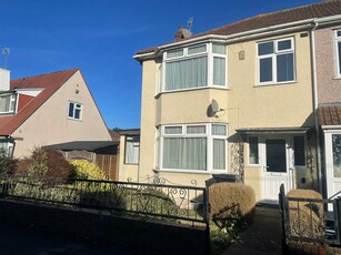 5 bedroom end of terrace house for rent in Felstead Road, Bristol, BS10