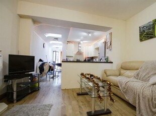 5 bedroom flat for rent in Tiverton Road, Birmingham, B29