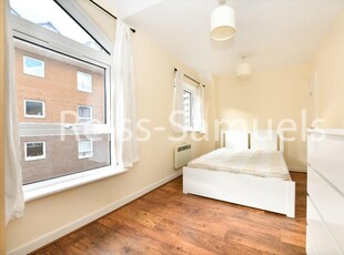 5 bedroom town house for rent in Cyclops Mews, Canary Wharf,London, E14