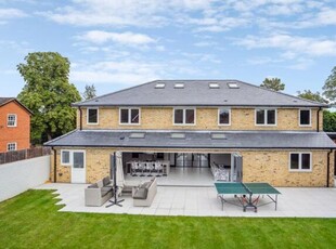 6 Bedroom House Farnham Common Berkshire