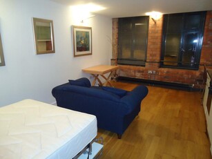 Studio flat for rent in Kirkgate, Leeds, West Yorkshire, UK, LS2