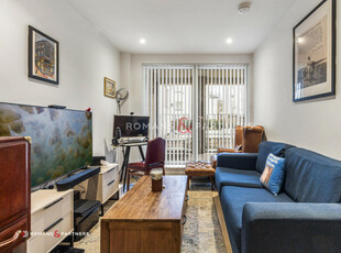 Studio flat for rent in The Avenue, Kilburn, NW6