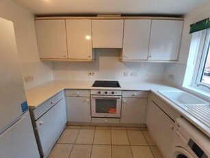 1 Bedroom Ground Floor Flat For Rent In Alwyn Gardens, Hendon