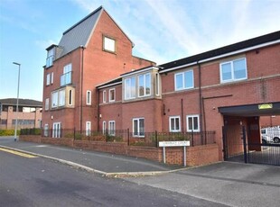 2 Bedroom Flat For Sale In Oldham, Greater Manchester