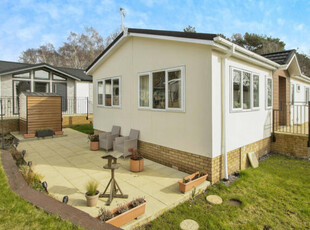 2 Bedroom Park Home For Sale In Poole, Dorset