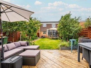 3 Bedroom Semi-detached House For Sale In Luton, Bedfordshire