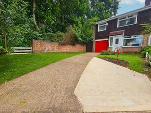 3 Bedroom Semi-detached House For Sale In Nottingham