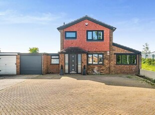4 Bedroom Detached House For Sale In Allhallows, Rochester