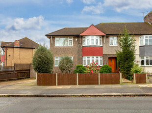 4 Bedroom End Of Terrace House For Sale In Morden