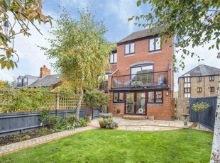 4 Bedroom Town House For Sale In Caversham