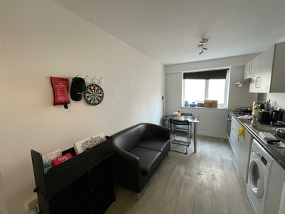 2 bedroom apartment for rent in Gilwell Street, Flat 1, Plymouth, PL4